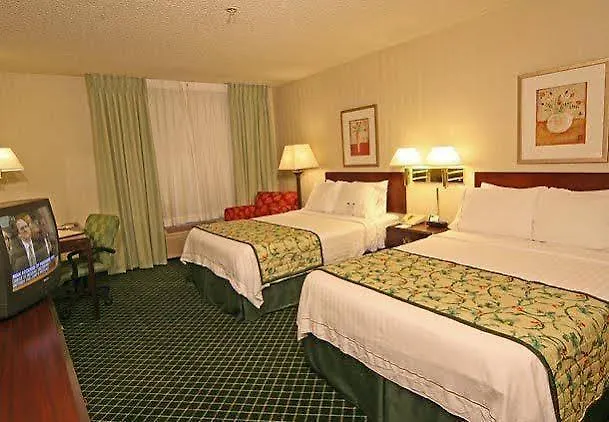 Hotel Fairfield & By Marriott