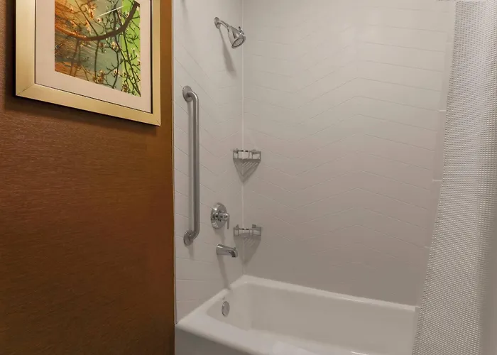 Hotel Fairfield & By Marriott 3*