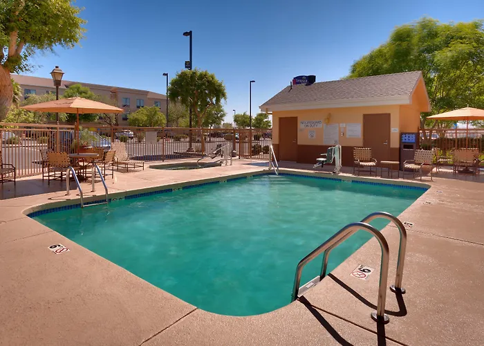 Hotel Fairfield & By Marriott 3*